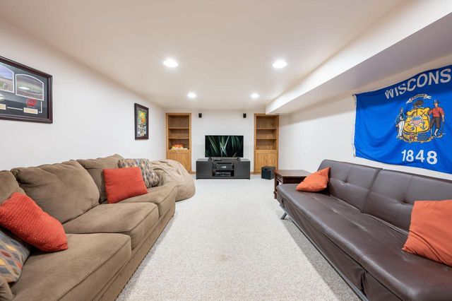 1119 W Fairfield COURT, Glendale, WI 53217