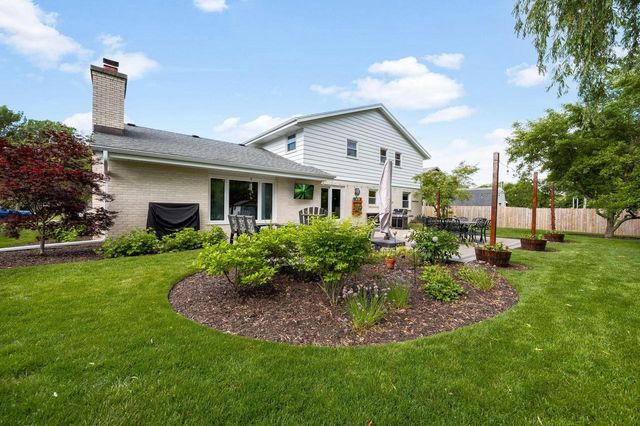 1119 W Fairfield COURT, Glendale, WI 53217