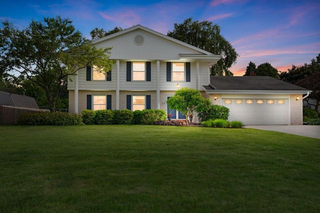 1119 W Fairfield COURT, Glendale, WI 53217