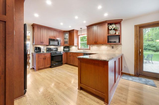 1119 W Fairfield COURT, Glendale, WI 53217