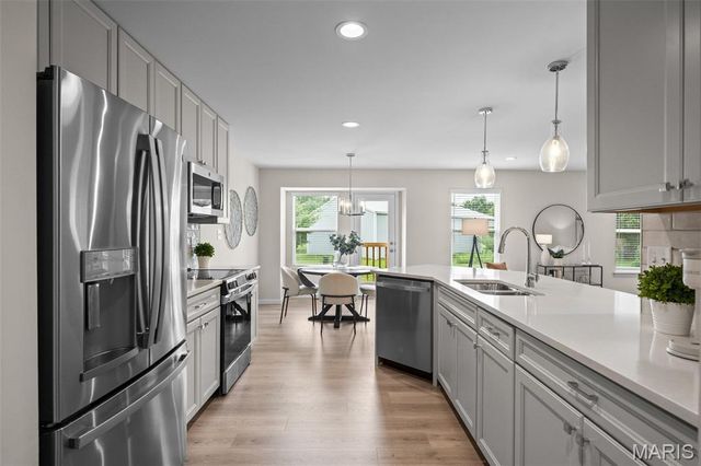 2 Burlington at Oakshire, O'fallon, MO 63385