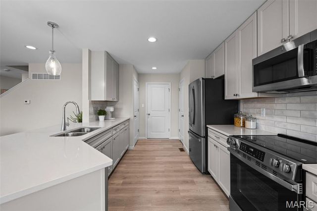 2 Burlington at Oakshire, O'fallon, MO 63385