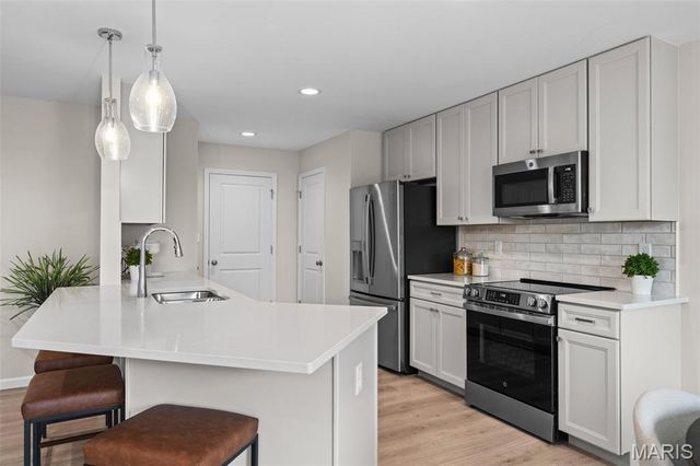 2 Burlington at Oakshire, O'fallon, MO 63385
