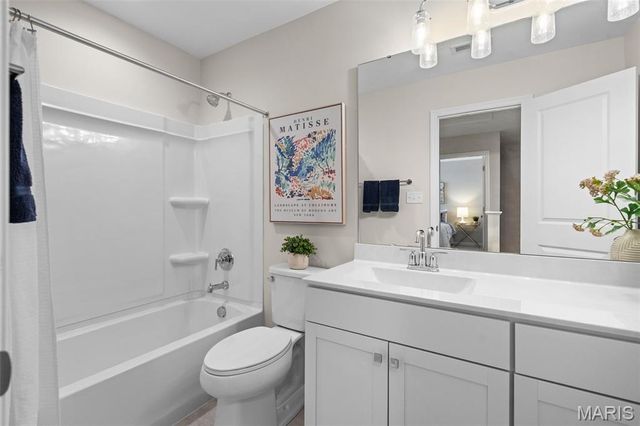 2 Burlington at Oakshire, O'fallon, MO 63385