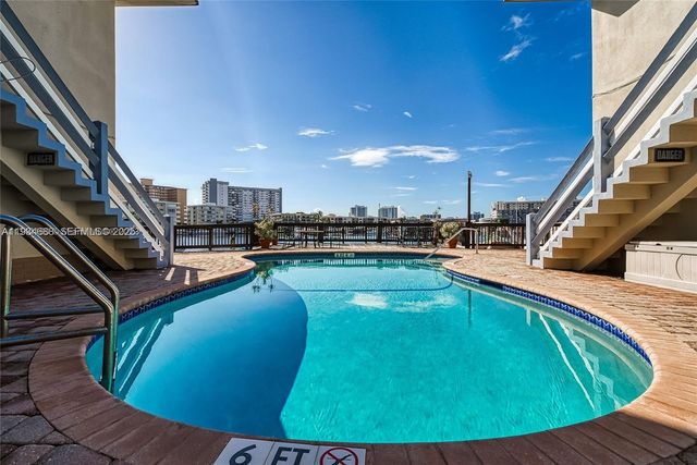 2380 Diana Dr 07, Hallandale Beach, FL 33009