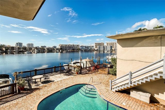 2380 Diana Dr 07, Hallandale Beach, FL 33009