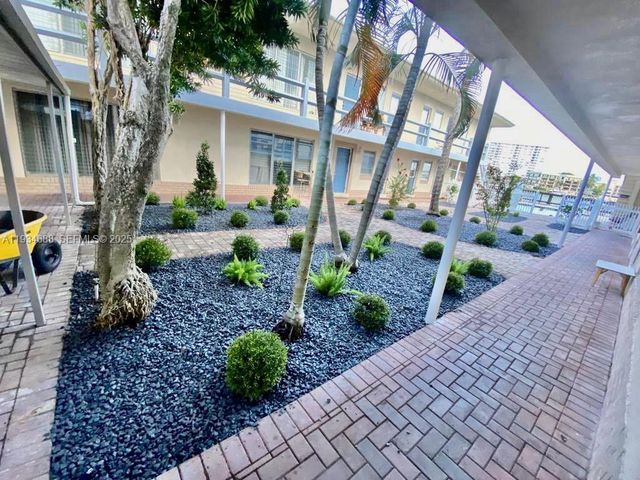 2380 Diana Dr 07, Hallandale Beach, FL 33009