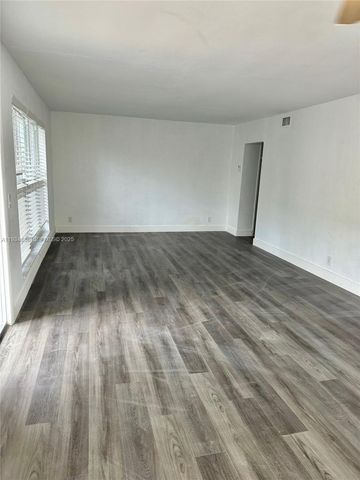 2380 Diana Dr 07, Hallandale Beach, FL 33009