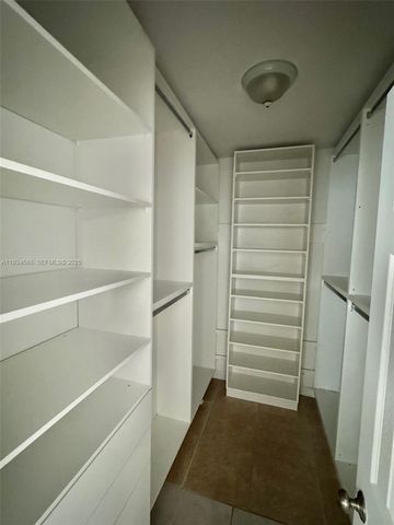 2380 Diana Dr 07, Hallandale Beach, FL 33009