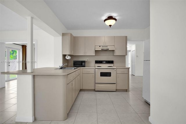 14375 Lake Candlewood Ct, Miami Lakes, FL 33014
