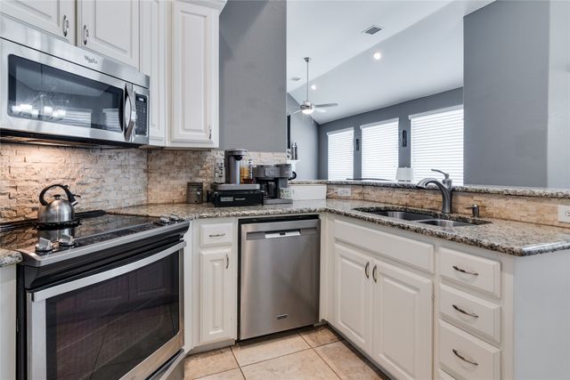 1900 Stonecourt Drive, Bedford, TX 76021