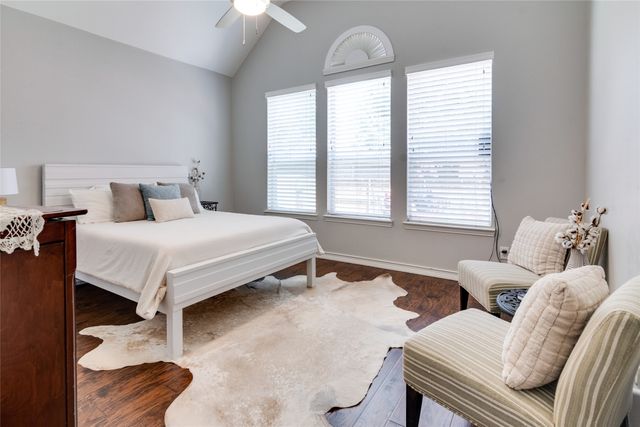 1900 Stonecourt Drive, Bedford, TX 76021