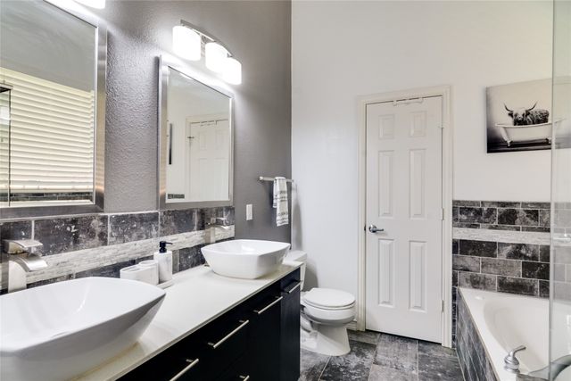 1900 Stonecourt Drive, Bedford, TX 76021