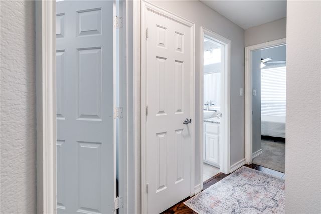 1900 Stonecourt Drive, Bedford, TX 76021