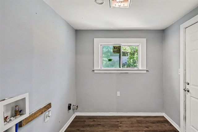 1222 E Kalamazoo Street, Lansing, MI 48912