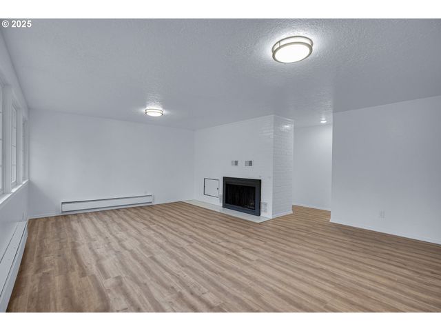 20320 Se WALGREN Rd, Damascus, OR 97089