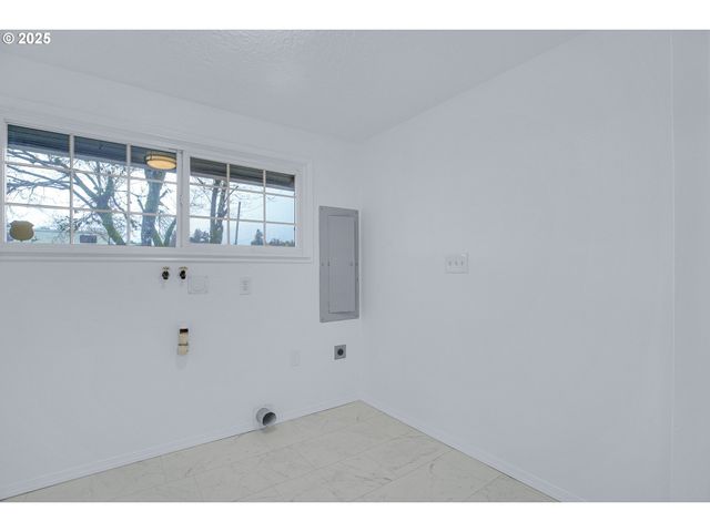 20320 Se WALGREN Rd, Damascus, OR 97089