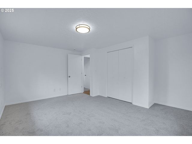 20320 Se WALGREN Rd, Damascus, OR 97089