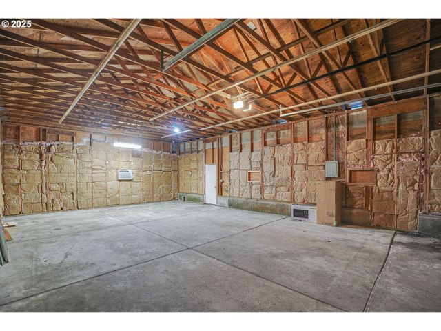 20320 Se WALGREN Rd, Damascus, OR 97089