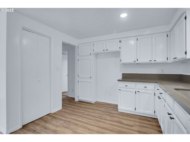 20320 Se WALGREN Rd, Damascus, OR 97089