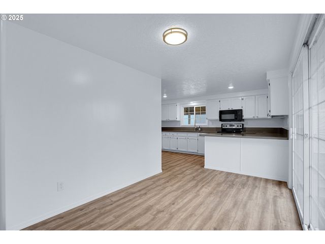 20320 Se WALGREN Rd, Damascus, OR 97089