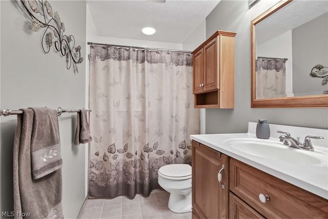 8345 Celianna Drive, Strongsville, OH 44149