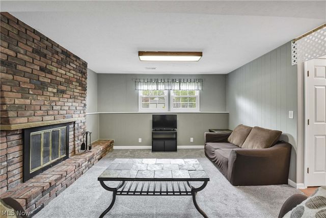 8345 Celianna Drive, Strongsville, OH 44149