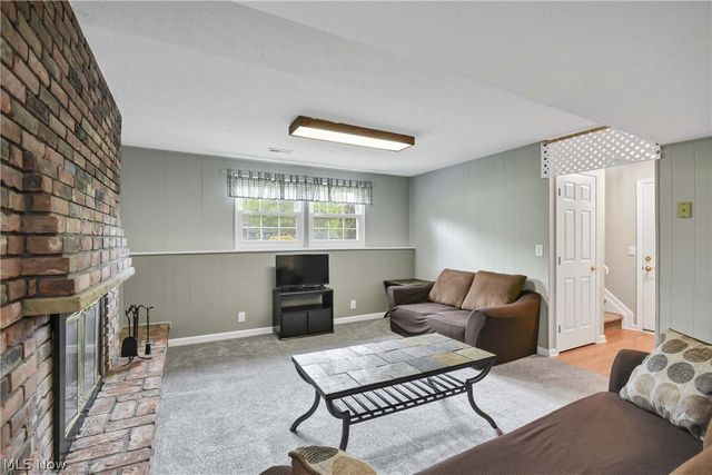 8345 Celianna Drive, Strongsville, OH 44149