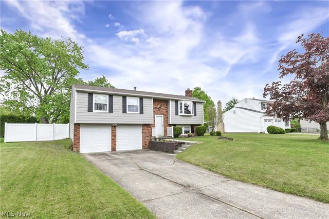 8345 Celianna Drive, Strongsville, OH 44149