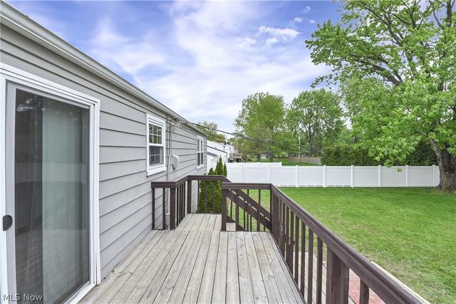8345 Celianna Drive, Strongsville, OH 44149