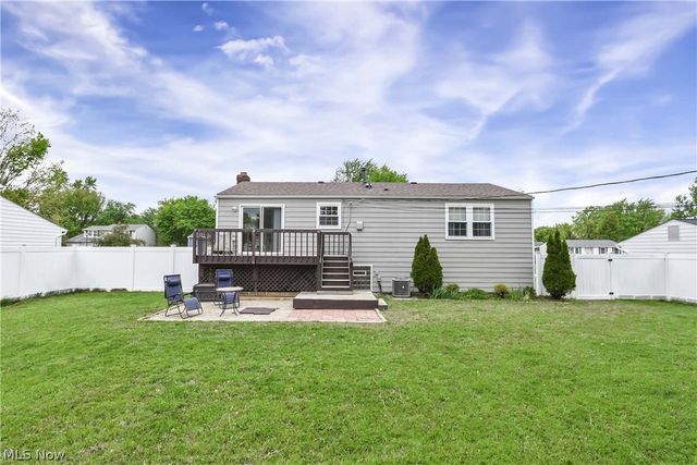 8345 Celianna Drive, Strongsville, OH 44149