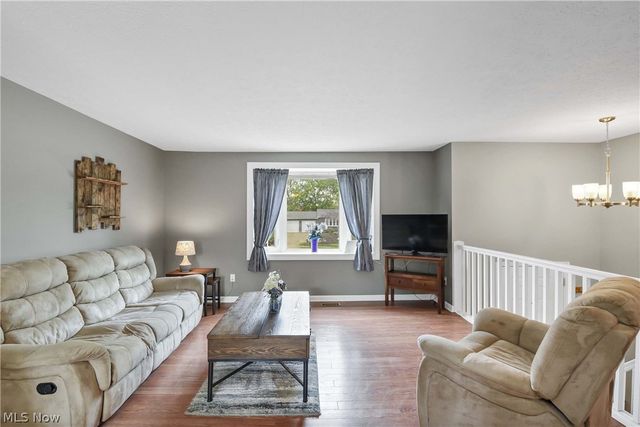 8345 Celianna Drive, Strongsville, OH 44149