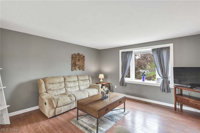 8345 Celianna Drive, Strongsville, OH 44149