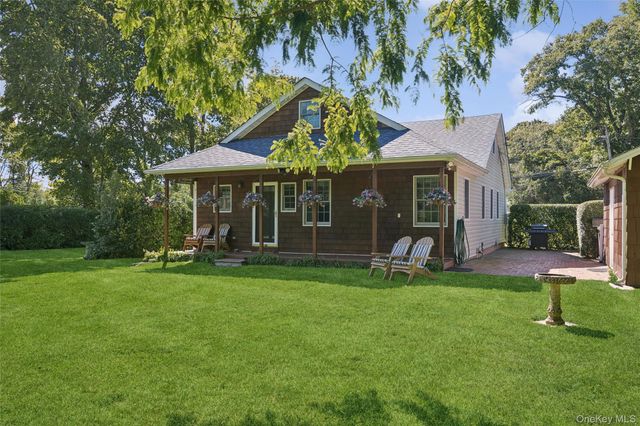 75 Champlin Avenue, Bellport, NY 11713