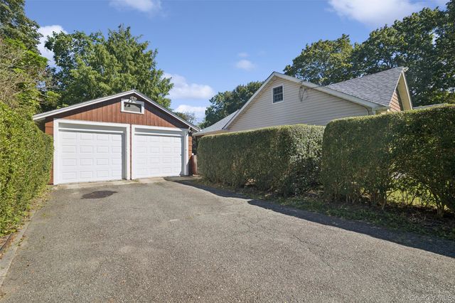 75 Champlin Avenue, Bellport, NY 11713