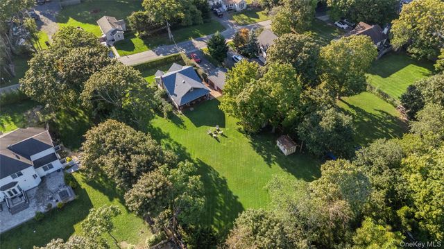 75 Champlin Avenue, Bellport, NY 11713