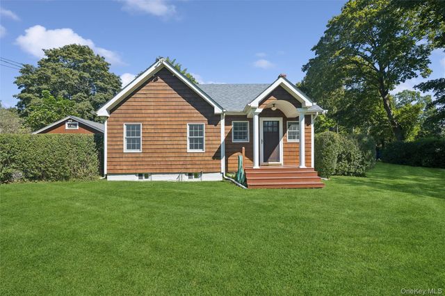 75 Champlin Avenue, Bellport, NY 11713