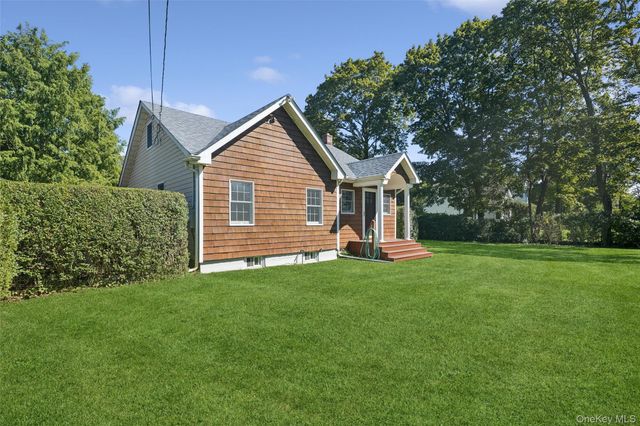 75 Champlin Avenue, Bellport, NY 11713