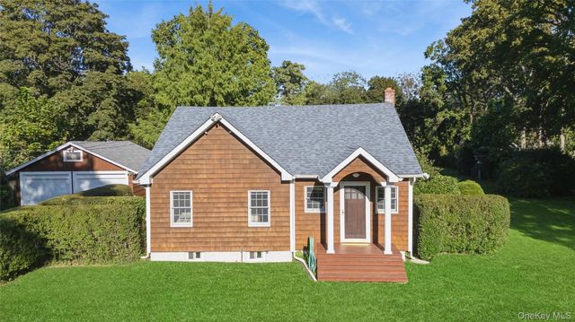 75 Champlin Avenue, Bellport, NY 11713
