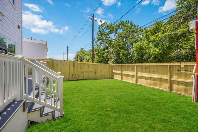 10608 Ashville Drive, Houston, TX 77051