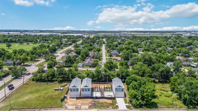 10608 Ashville Drive, Houston, TX 77051