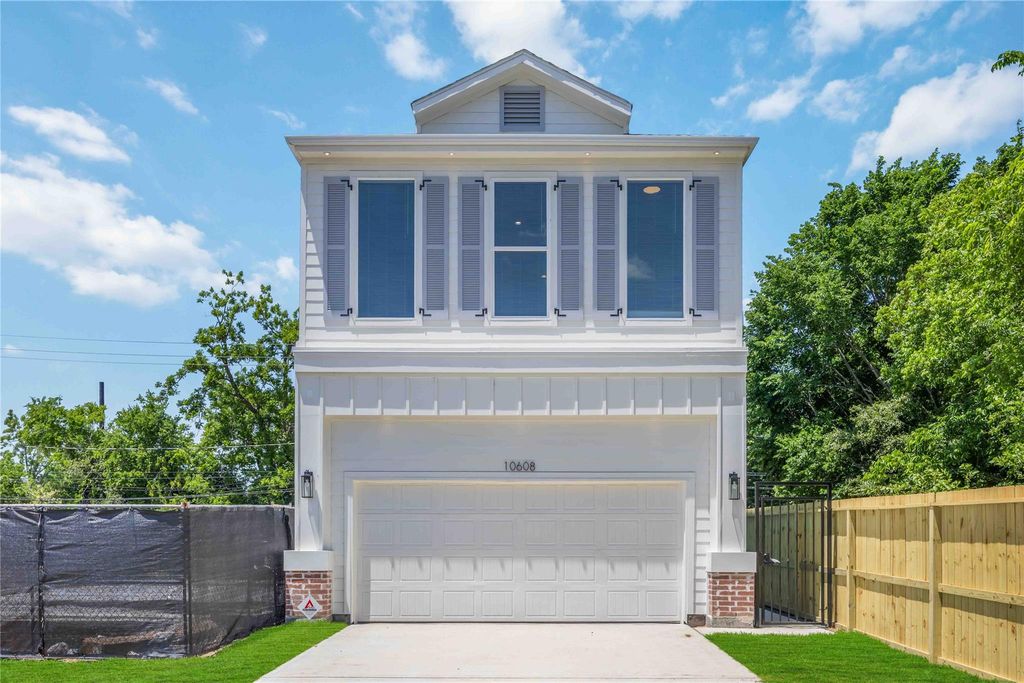 10608 Ashville Drive, Houston, TX 77051