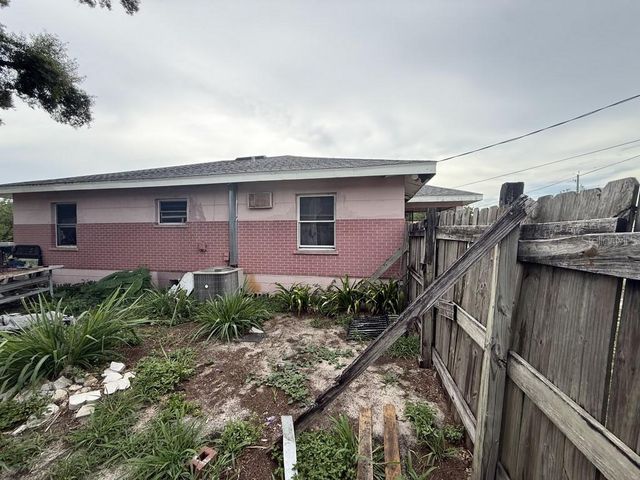 5207 E 20TH AVENUE, Tampa, FL 33619