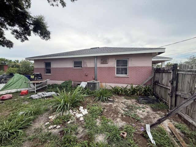 5207 E 20TH AVENUE, Tampa, FL 33619