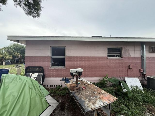 5207 E 20TH AVENUE, Tampa, FL 33619