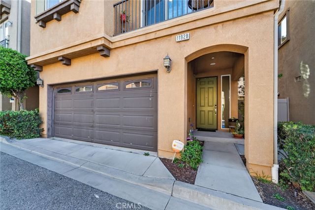 11928 Manzanilla, Los Angeles, CA 90047