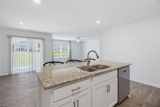 122 Stone River Way, Mayodan, NC 27027