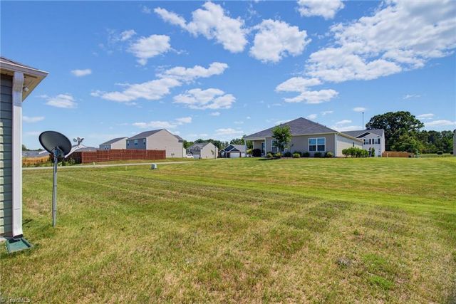 122 Stone River Way, Mayodan, NC 27027