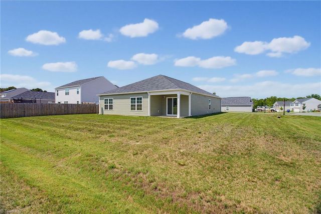 122 Stone River Way, Mayodan, NC 27027