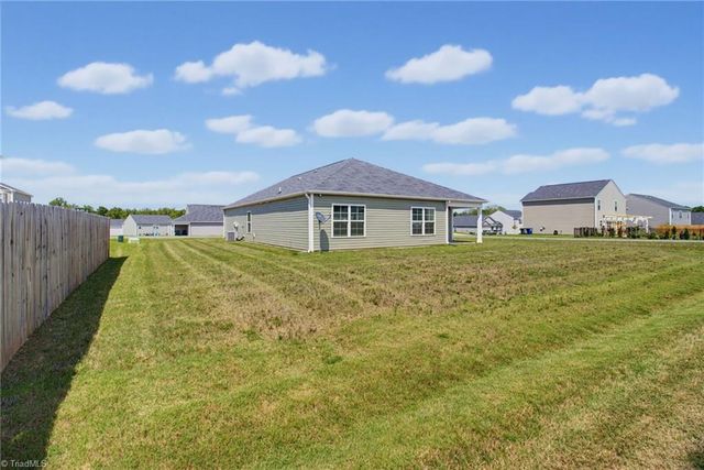 122 Stone River Way, Mayodan, NC 27027